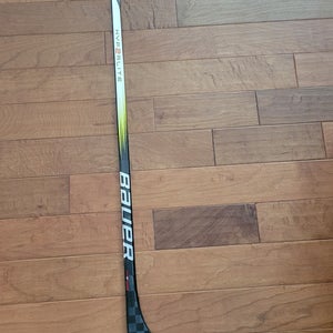 Intermediate New Left Hand Bauer Vapor Hyperlite Hockey Stick P92