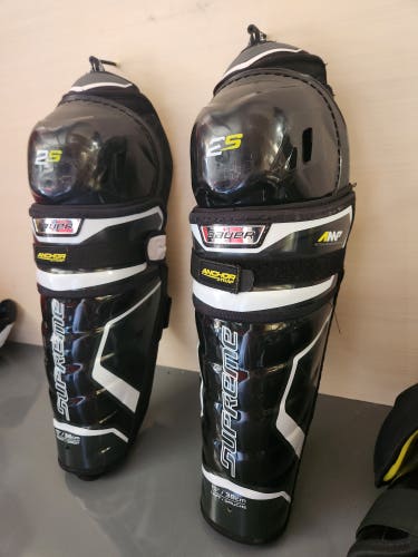 Senior Used Bauer Supreme 2S 15" Shin Pads