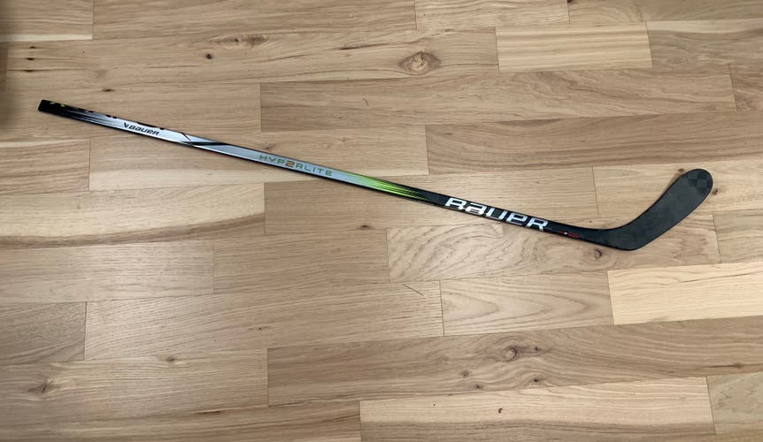 Left Hand P28 Used Vapor Hyp2rlite Hockey Stick