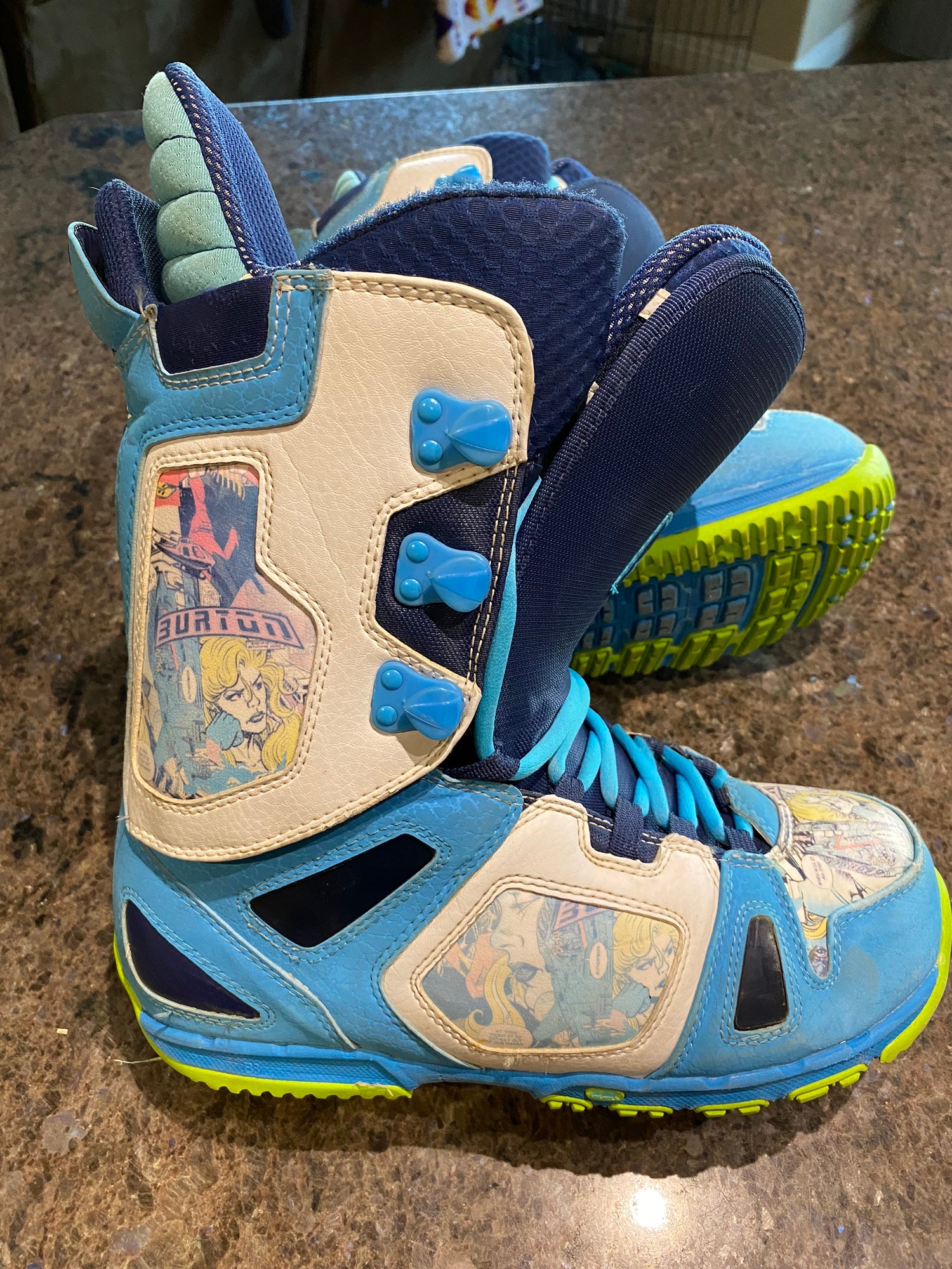 Burton Freestyle Snowboard Boots | SidelineSwap | Buy and  display picture 1