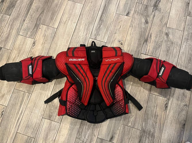 Used Medium Bauer Pro Stock Vapor X2.9 Goalie Chest Protector