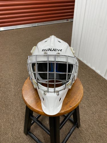 Used Bauer 930 Goalie Mask