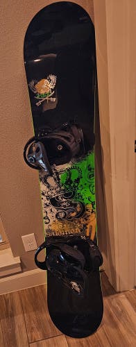 Used Men's Salomon Pulse Snowboard Freestyle With Bindings Medium Flex Directional