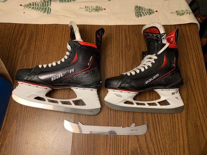Used Bauer Vapor 3x Pro Skates 8.0 Fit 2 (+ Extra Steel)
