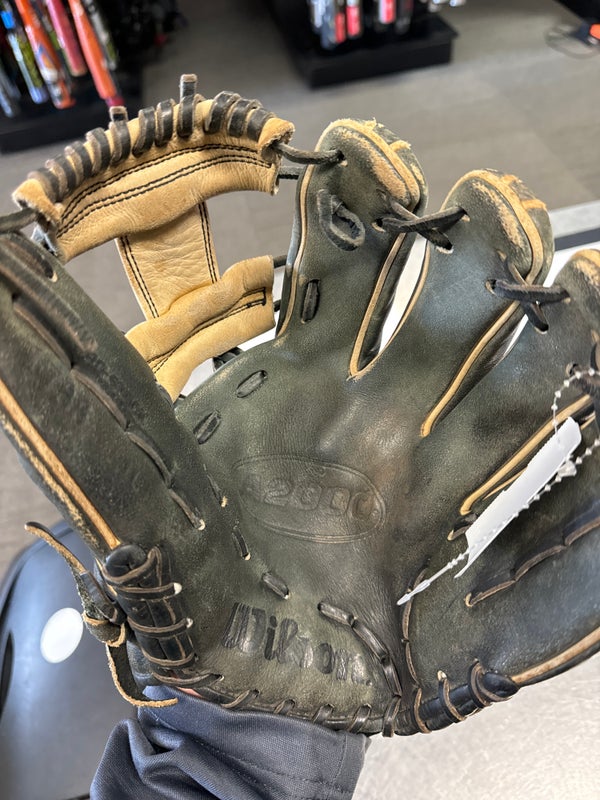 2021 Infield 11.5" A2000 Baseball Glove SidelineSwap