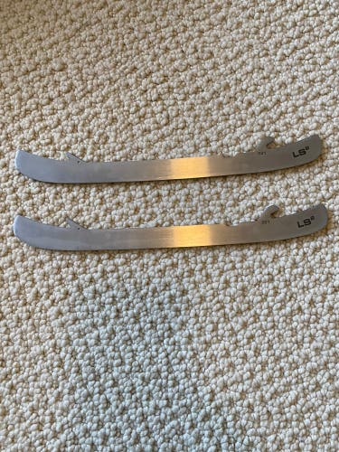 Bauer hockey steel 221