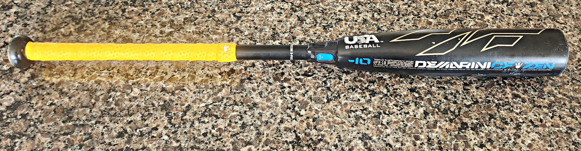 Used 2019 DeMarini Composite CF Zen Bat (-10) 19 oz 29"