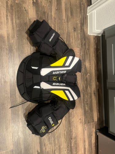 Used Small Bauer Supreme One.7 Goalie Chest Protector