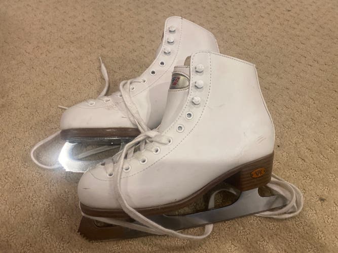 Used Riedell Size 3 Figure Skates