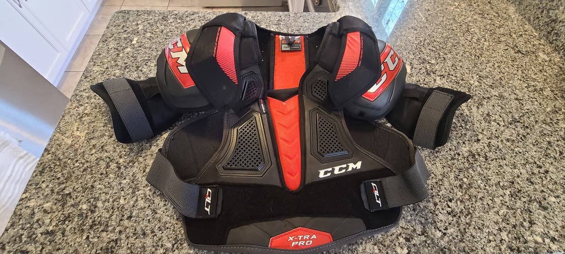 Senior Used Large CCM QuickLite QLT X-Tra Pro Shoulder Pads