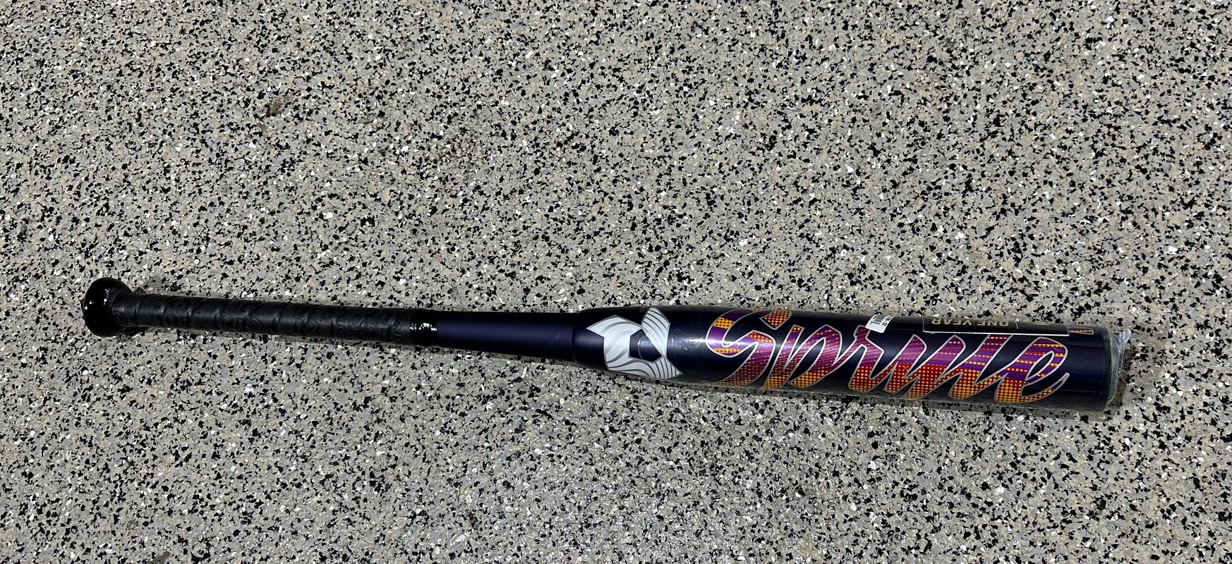 Worth Amp fast Pitch Softball Bat (Pink) 29 inch 18 Oz. - sporting goods -  by owner - sale - craigslist