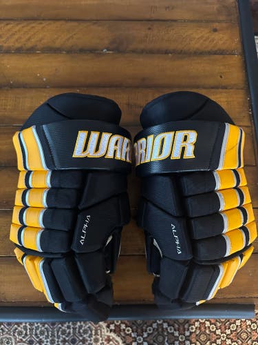Warrior 14"  Alpha FR Pro Gloves Black And yellow