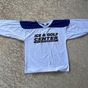 White Used Adult Medium Athletic Knit Hockey Jersey. B R8 S2 L1