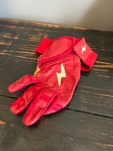 Used YOUTH XL Bruce Bolt Batting Gloves