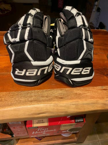 Bauer 14" Supreme TotalOne MX3 Gloves