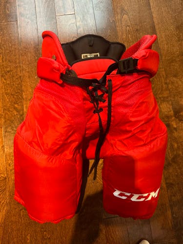 Senior Large CCM Pro Stock HP45 Hockey Pants And Gloves