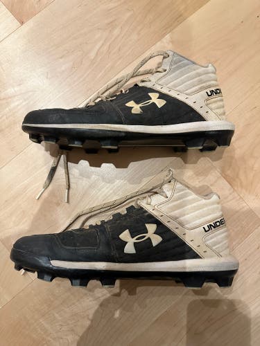 Black Men's Molded Cleats Under Armour Cleats