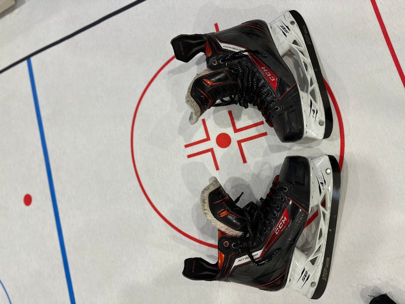 Ccm jetspeed skates with black steel blades