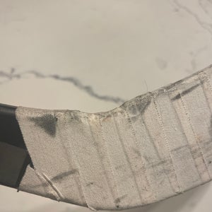 Intermediate Right Handed P29  Tacks AS-V Hockey Stick