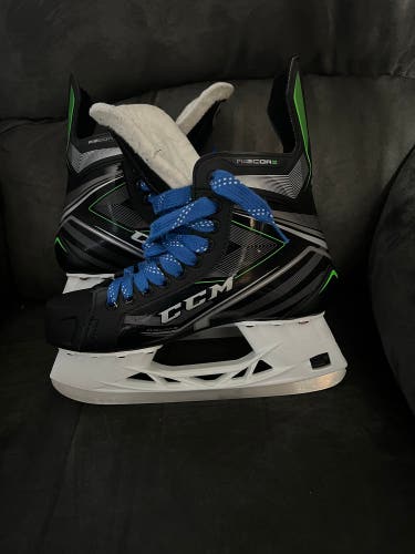 Used CCM Regular Width  7 RibCor 86K Hockey Skates