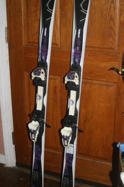 Women's Volkl 162 cm All Mountain Viola Essenza Skis With Marker