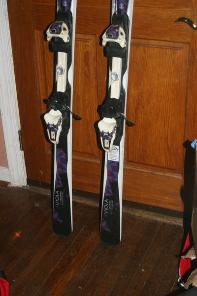 Women's Volkl 162 cm All Mountain Viola Essenza Skis With Marker