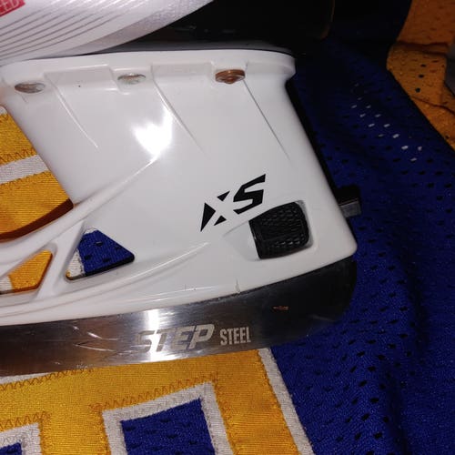 Senior Used Like New CCM JetSpeed FT4 Pro Hockey Skates Regular Width Pro Stock 8
