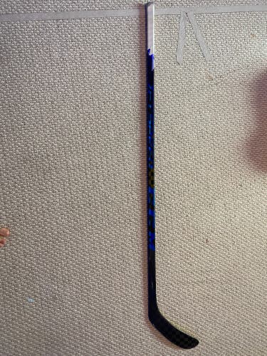 Senior Right Handed P28 Pro Stock Jetspeed FT4 Pro Hockey Stick