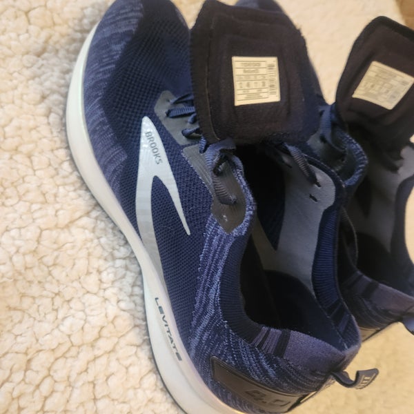 Brooks Levitate 4.0 Blue  Adult Unisex Size 12 (Women's 13). Ran in once outside.