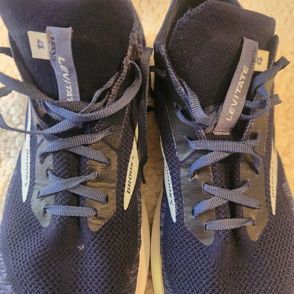 Brooks Levitate 4.0 Blue  Adult Unisex Size 12 (Women's 13). Ran in once outside.