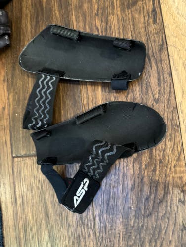 Carbon ASP arm guards