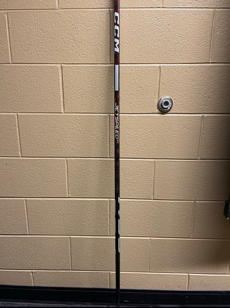 Senior Right Handed P29 JetSpeed FT5 Pro Hockey Stick