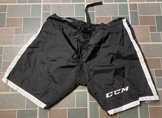 CCM PP10G Goalie Pant Shell- Chicago Blackhawks - Size Large/Extra Large (L/XL)