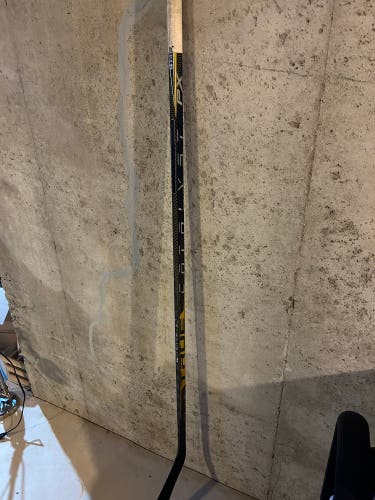 Senior RH True Catalyst PX Hockey Stick 85 Flex