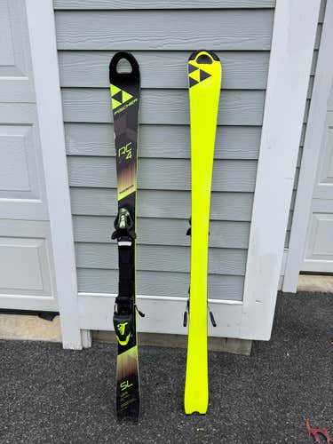 Used Kid's 2017 Fischer 135 cm Racing RC4 World Cup SL Skis With Bindings Max Din 10