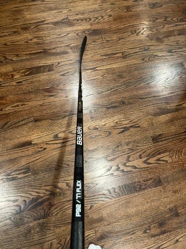 Senior Left Hand P92  Vapor Hyperlite Hockey Stick