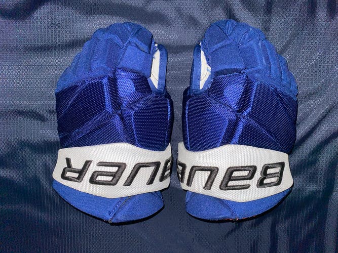 Nikita Kucherov Game Used Bauer Vapor Hyperlite Gloves