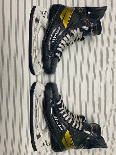 Used Bauer Extra Wide Width   10 Supreme UltraSonic Hockey Skates