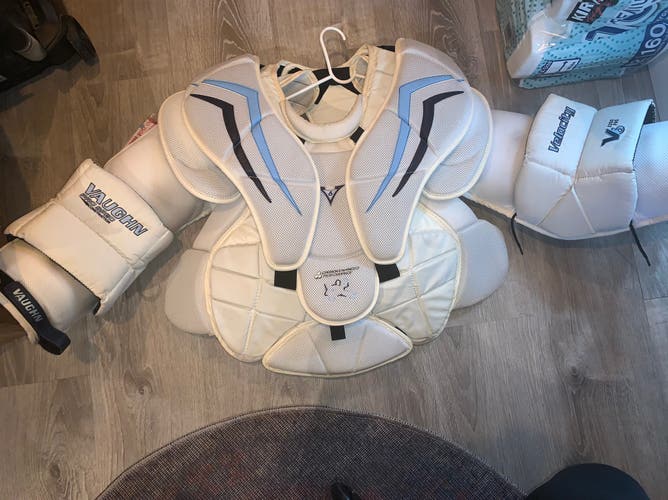 Used Large Vaughn Velocity V6 2200 Goalie Chest Protector