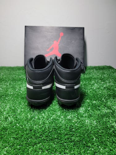 Jordan 1 Mid TD "Black/White"