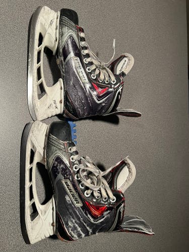 Junior Used Bauer Vapor X100 Hockey Skates Regular Width Size 4
