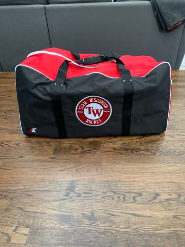 NEW - Team Wisconsin Player Carry Equipment Bag. 36”x16”x17”
