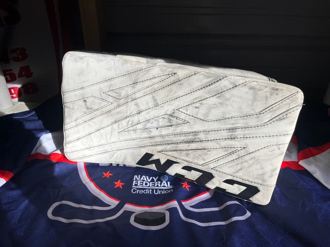 CCM Extreme Flex 4.9 Goalie Blocker