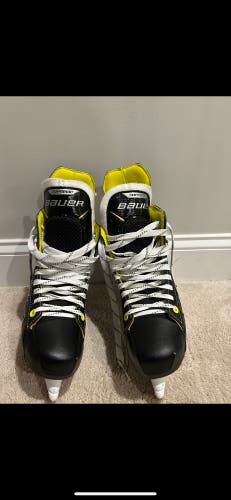 Intermediate Bauer 6.5D S35 Hockey Skates