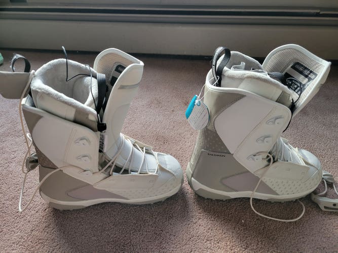 New Women's Size 8.0 Salomon Snowboard Boots