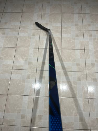Left Hand P28 Nexus Geo Hockey Stick
