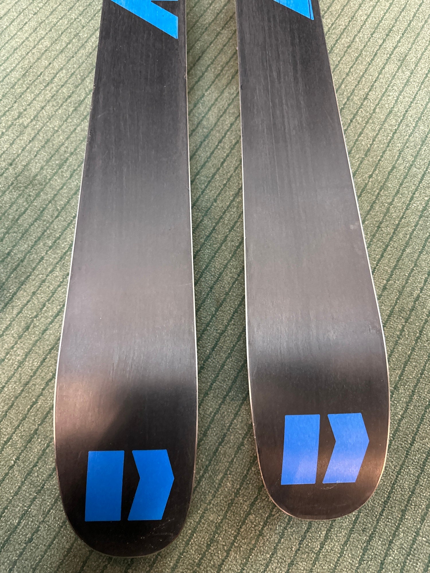 183cm Armada TST 102 Skis w/ Rossignol Axial 12 Bindings