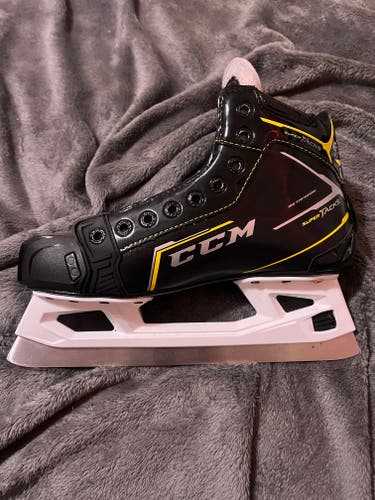 Intermediate New CCM Super Tacks 9380 Hockey Goalie Skates Regular Width Size 5.5