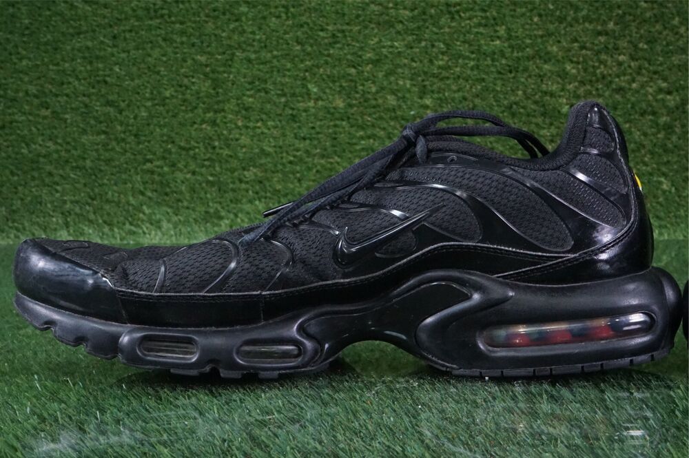 triple black tns men
