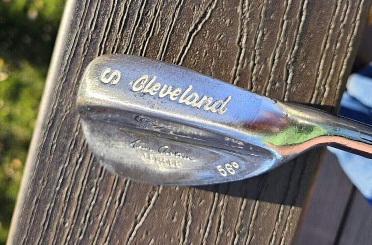 Used Cleveland Right Handed tour action Wedge 56 Degree Reg 588 Sand